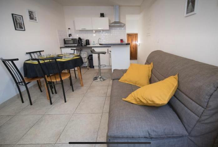 Le Bon'Appart Proche Insead Fontainebleau Exteriör bild